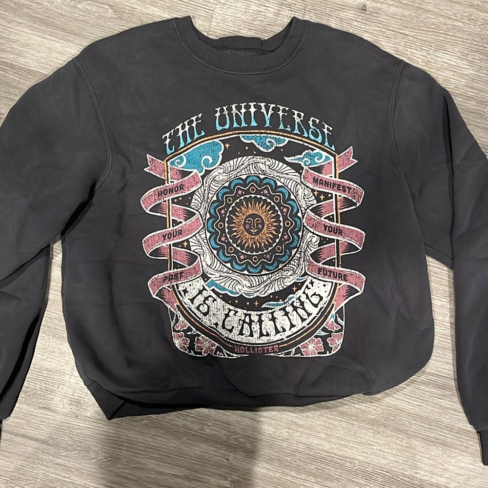 Hollister crewneck sweater. Size XS